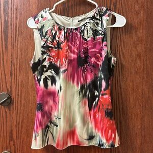 Sleeveless top.  Fully lined in beautiful light grey.